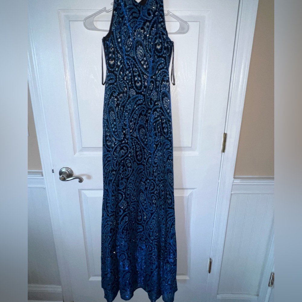 Cute sparkly Paisley flower dress!
